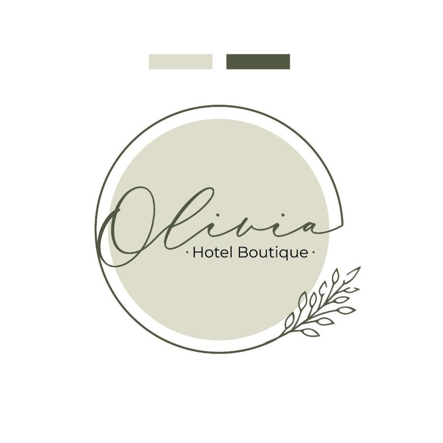 Olivia 3*